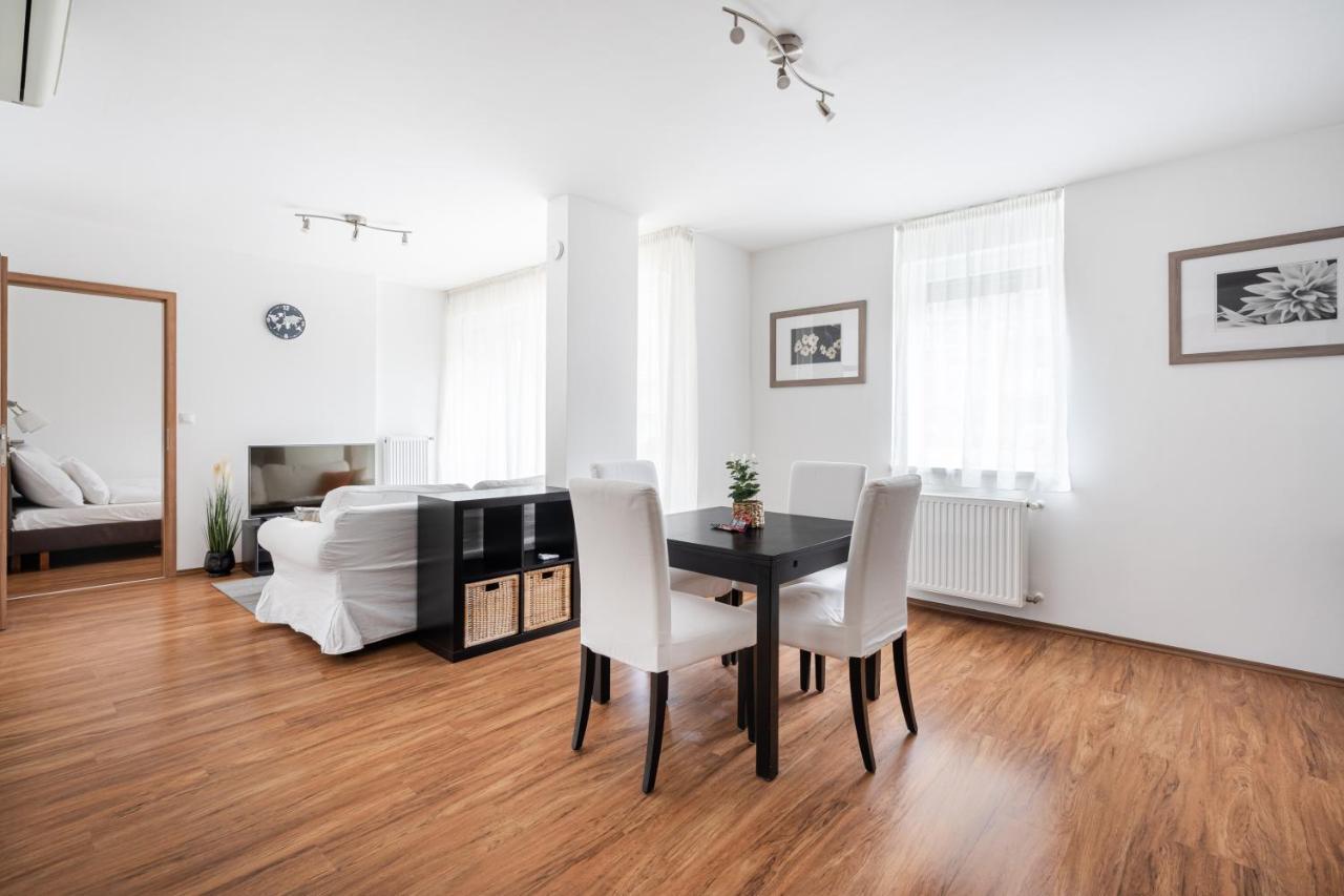 White Cascade Realty Apartment Будапеща Екстериор снимка