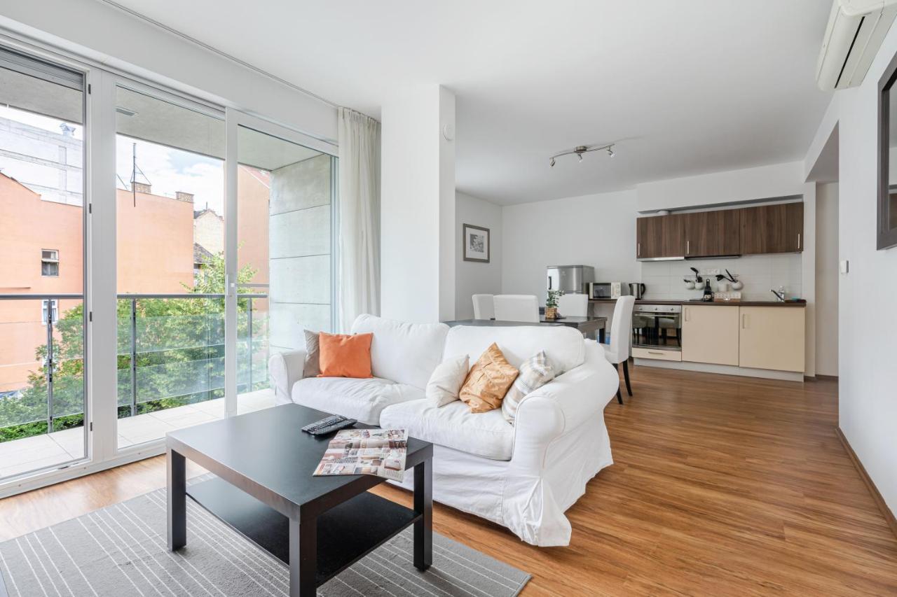 White Cascade Realty Apartment Будапеща Екстериор снимка