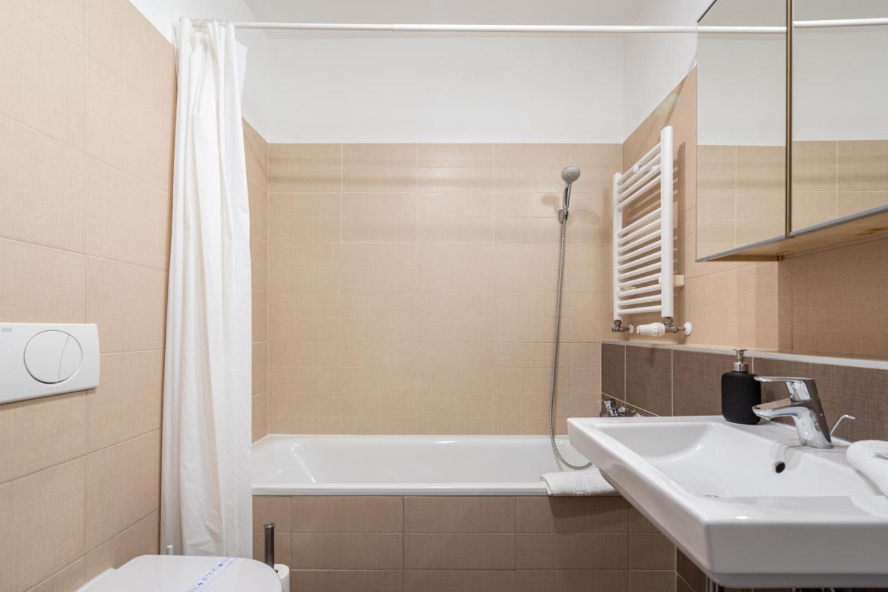 White Cascade Realty Apartment Будапеща Екстериор снимка